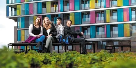 leerlingen voor de gekleurde campus