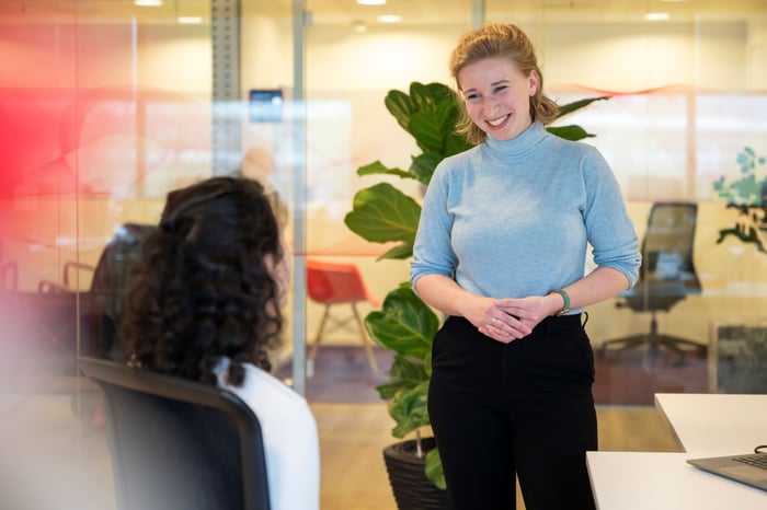 overleg in een kantooromgeving ,et plant