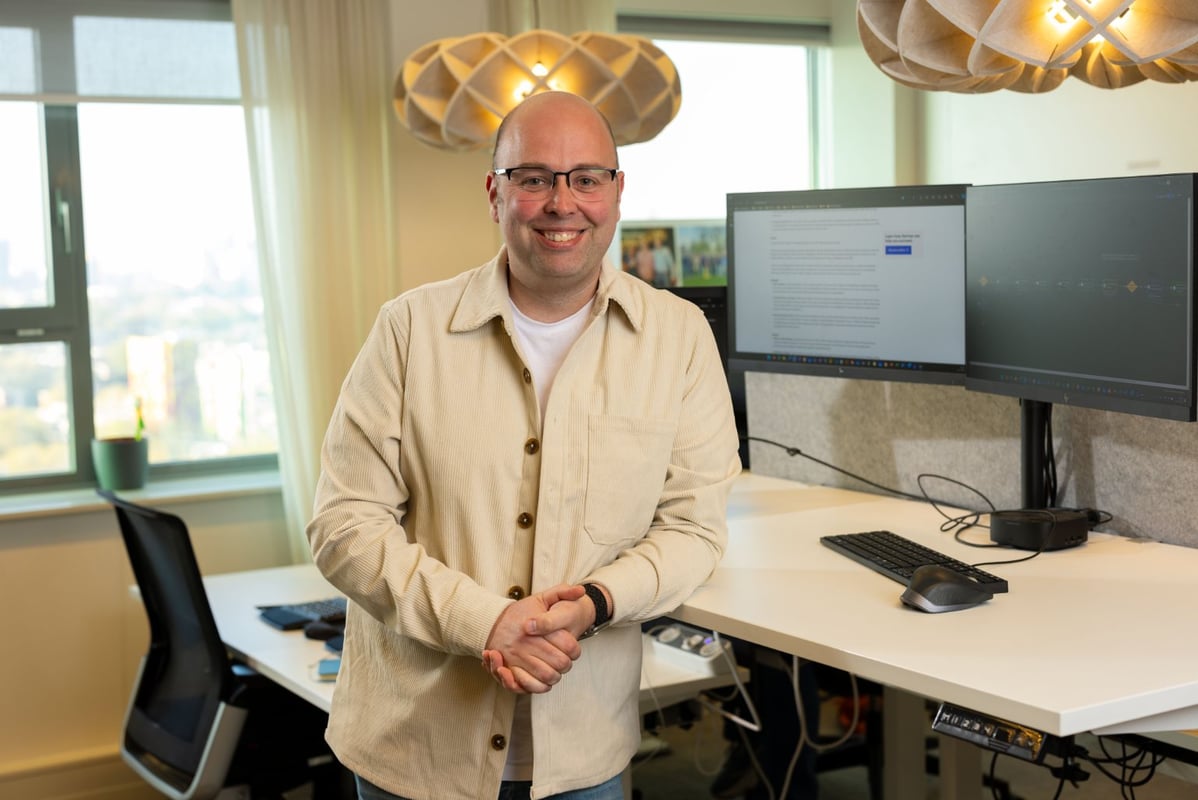 anthony dickinson in kantoor