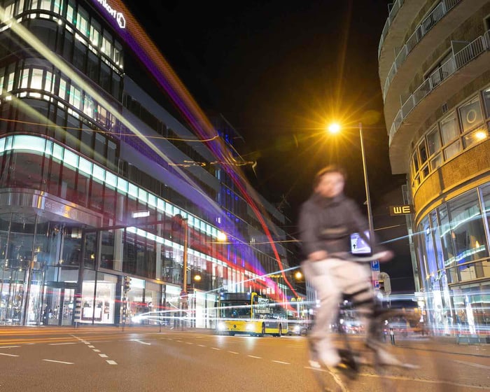 Fietser in het donker.