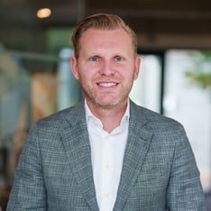 1747313183-mathijs-kelder-consultant-morgens