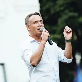 Michiel Kroeks giving a speech