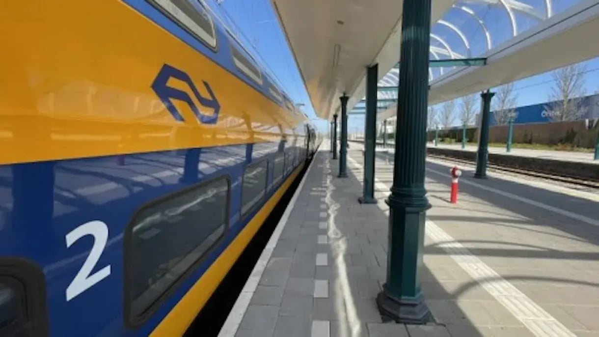 NS trein bij het perron