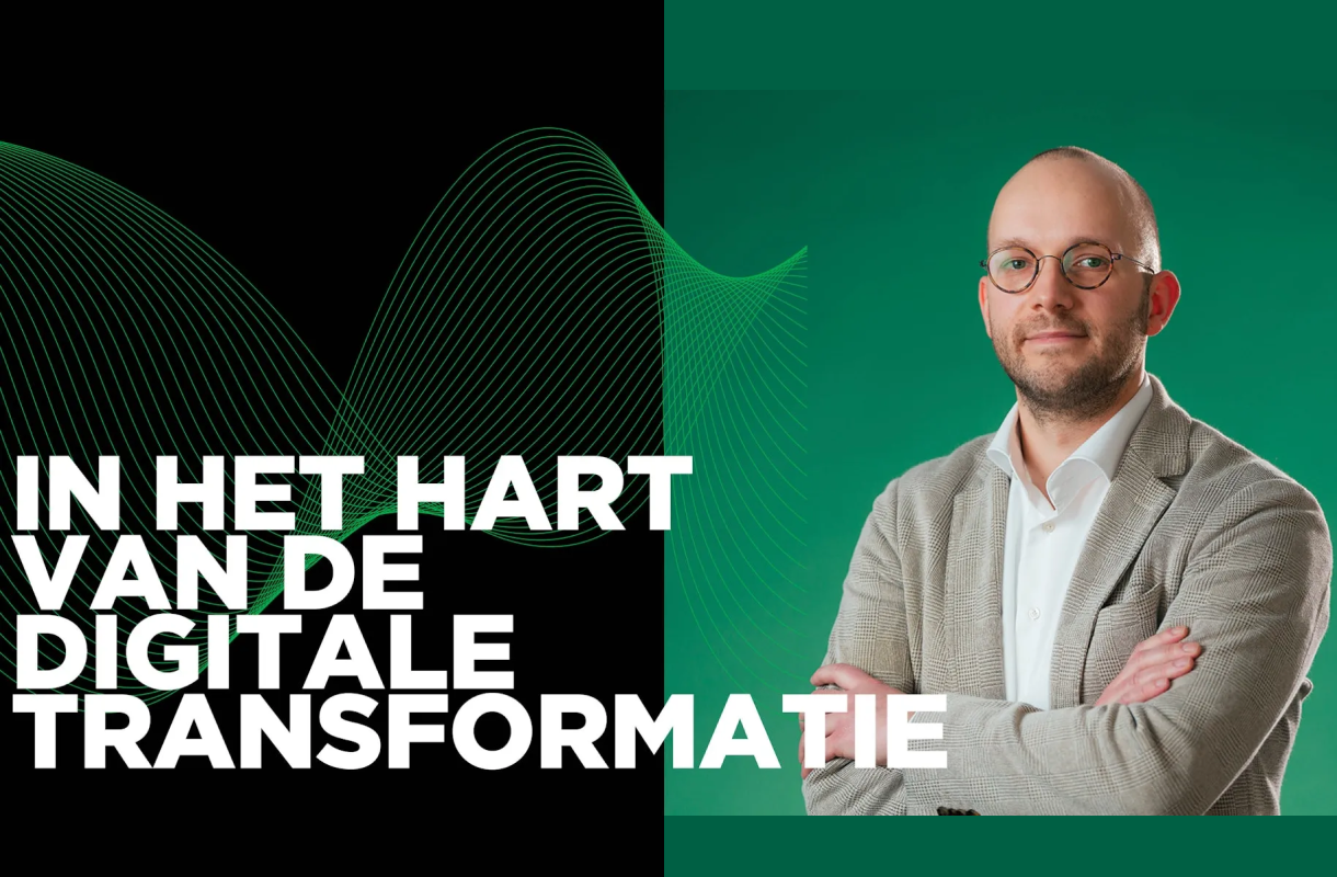 Man voor groene wave met de tekst: 