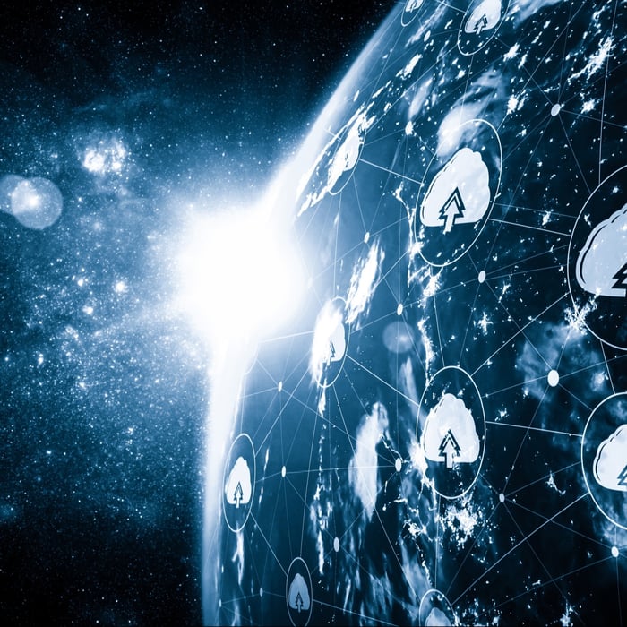 cloud-computing-technology-online-data-storage-innovative-perception-1