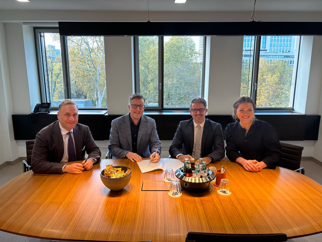 Tilman Au, William van der Pijl, Oliver Krause, Milou Saraber at the signing of the GACO acquisition