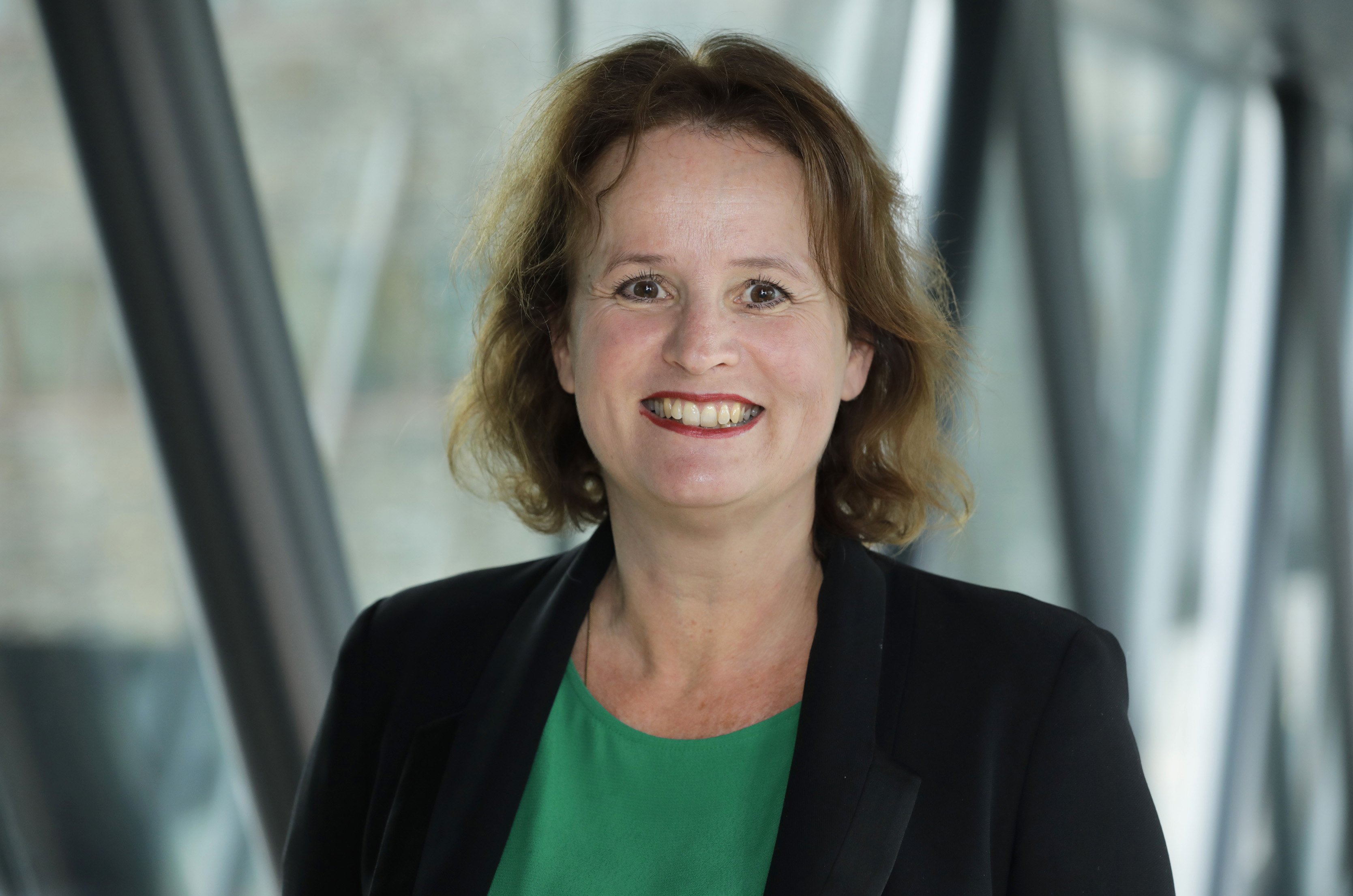 Een glimlachende vrouw