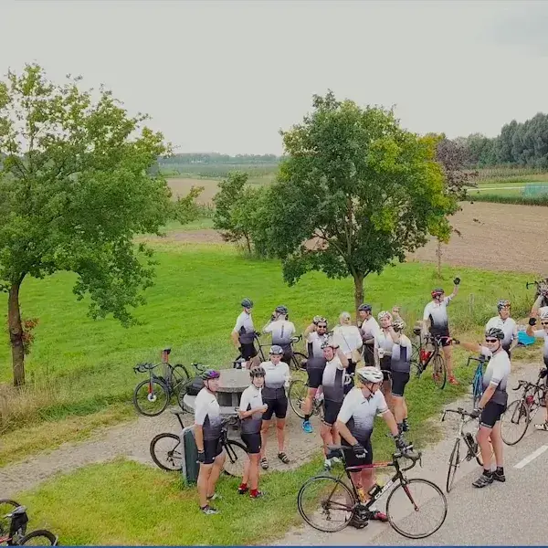 fietsers in de buitenlucht