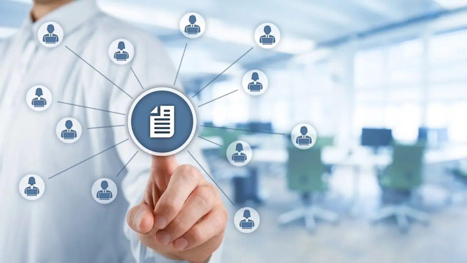 Een vinger wijst naar een illustratie van een document omringd door poppetjes.