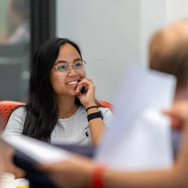 Foto van lachende vrouw