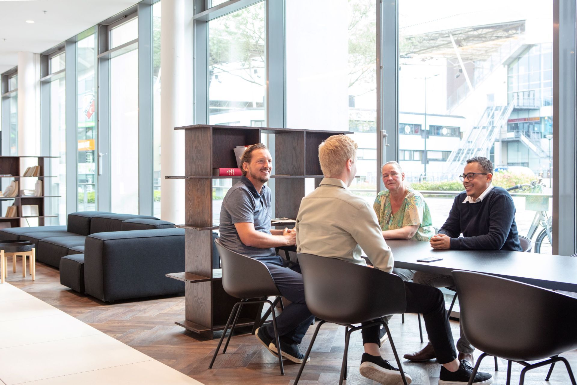 Collega's in overleg