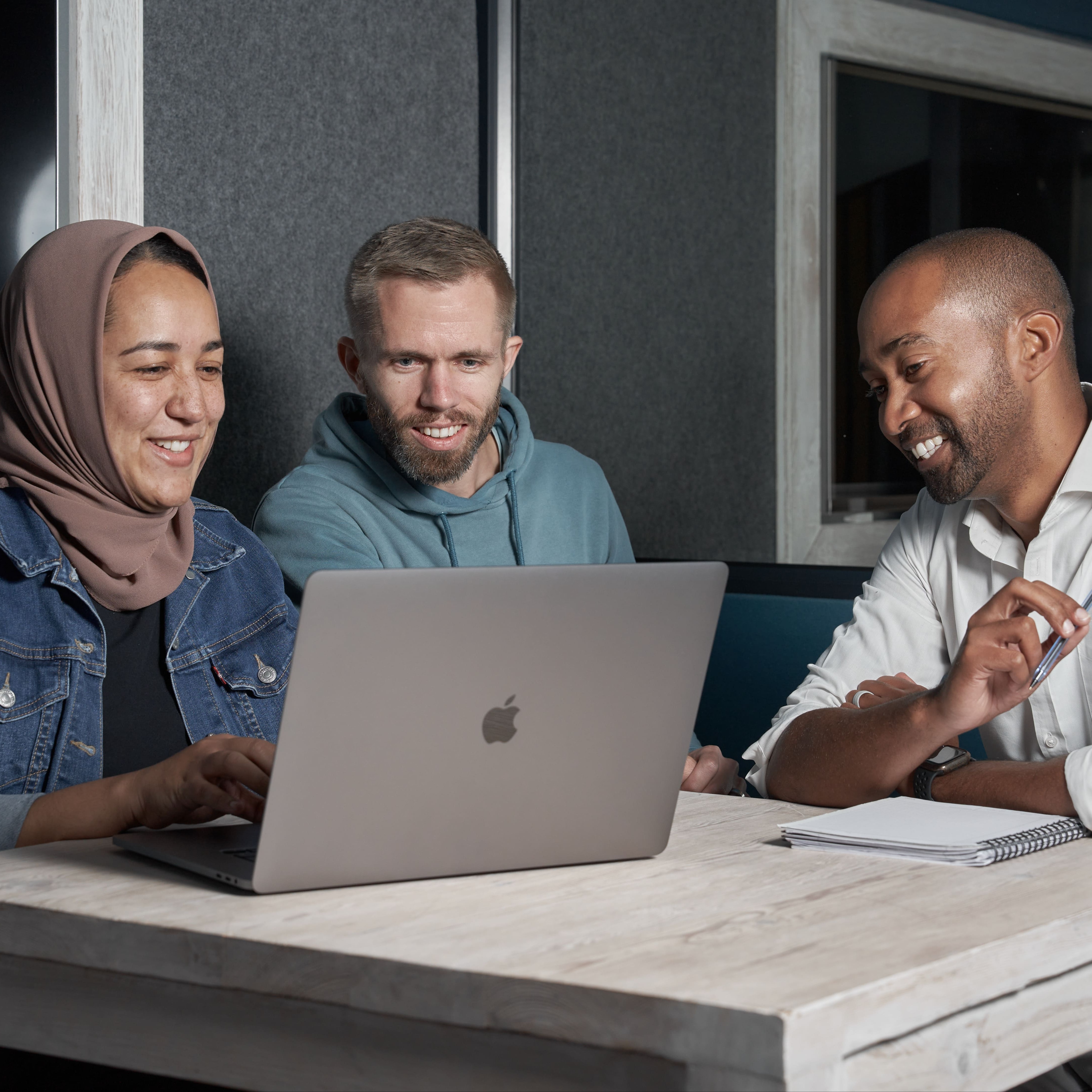 Lalandi NL - Hero (1)