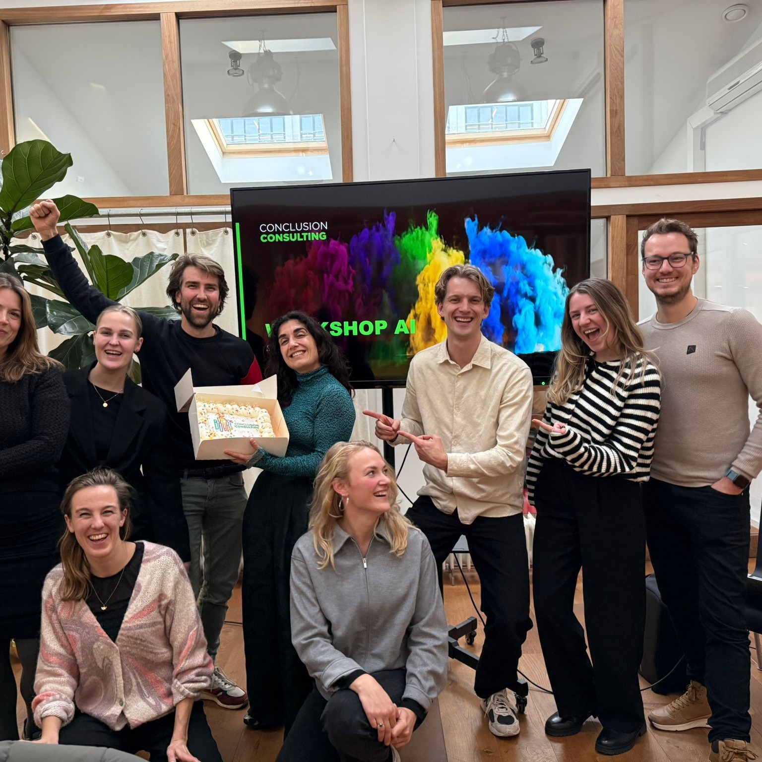 Groep mensen die wat vieren